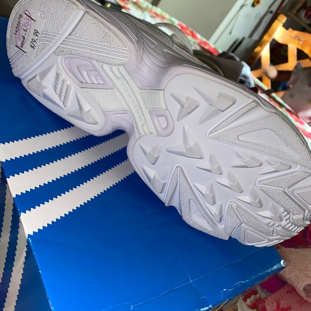 Adidas - Picture 3 of 3